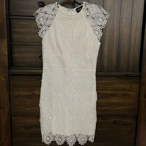 Women’s white lace cap sleeve dress size M